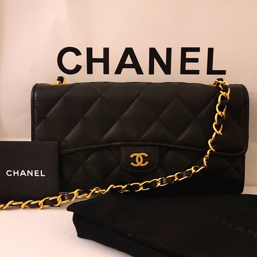 Chanel Matelasse Flap Crossbody Purse Clutch WOC Caviar Leather